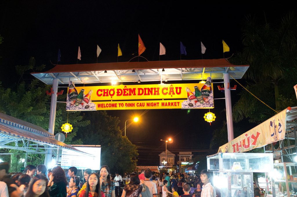 cho-dinh-cau-du-lich-phu-quoc-1